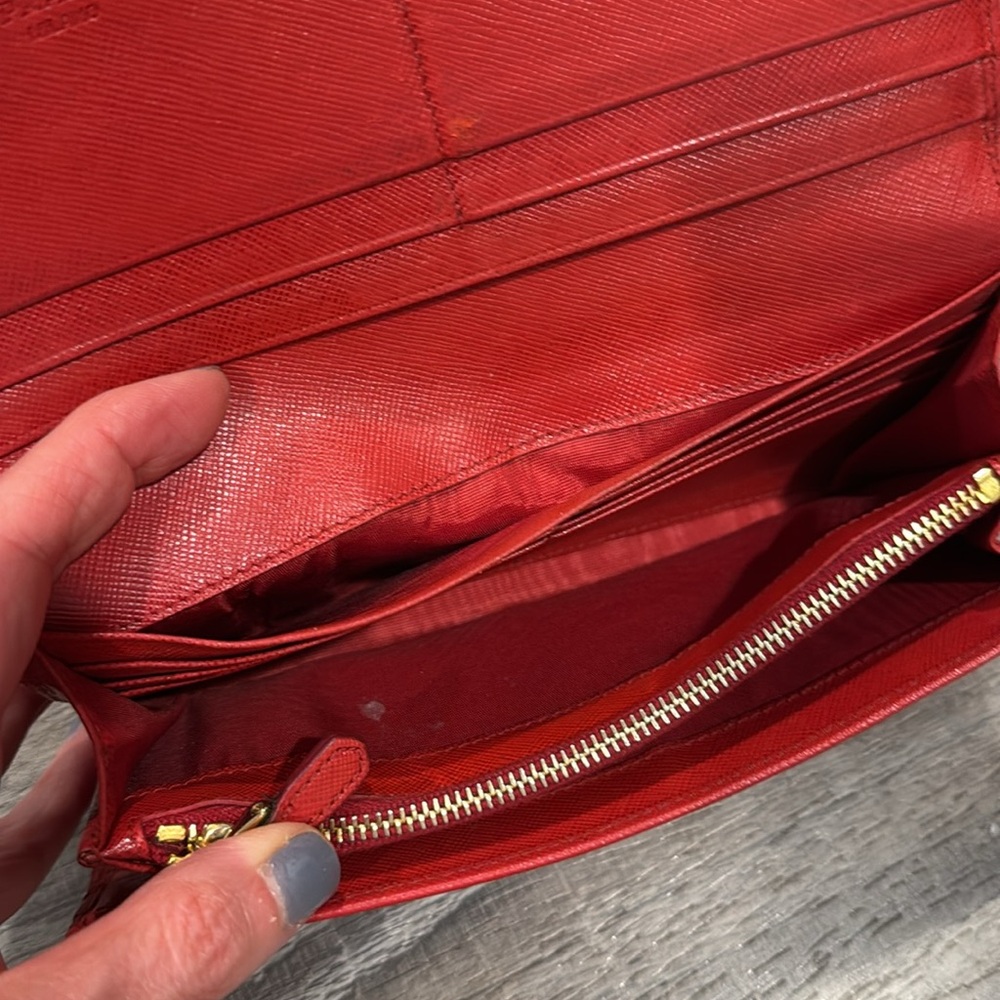 Prada Milano Red Saffiano Lux Leather Logo Flap Continental Wallet - Picture 8 of 16